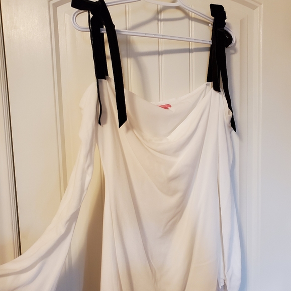 White cold shoulder dress - Picture 2 of 2